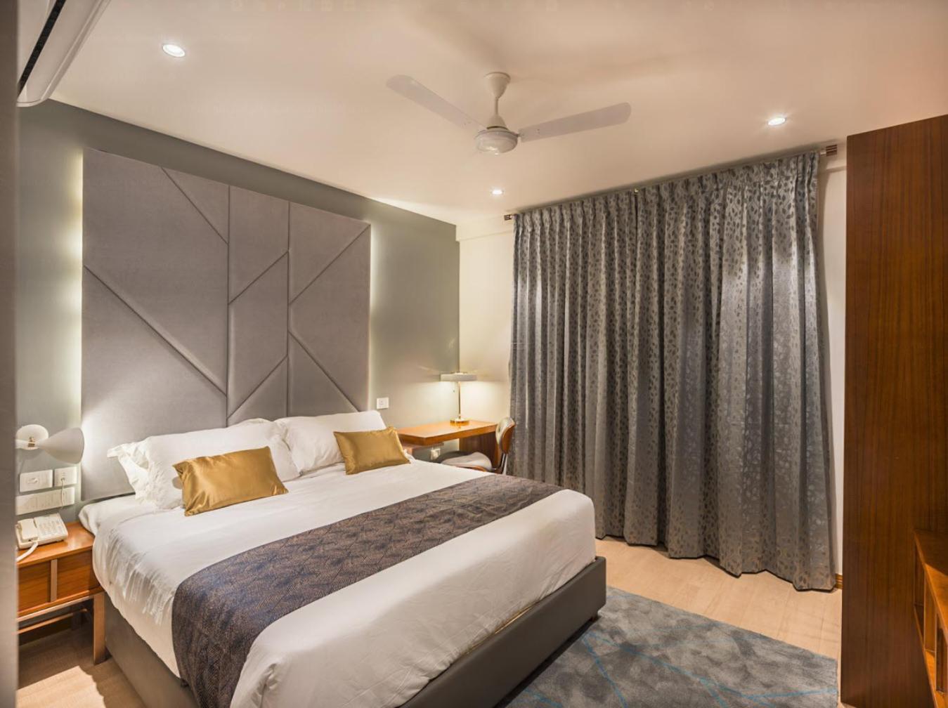Hotel De Mandarin Bengaluru Zewnętrze zdjęcie