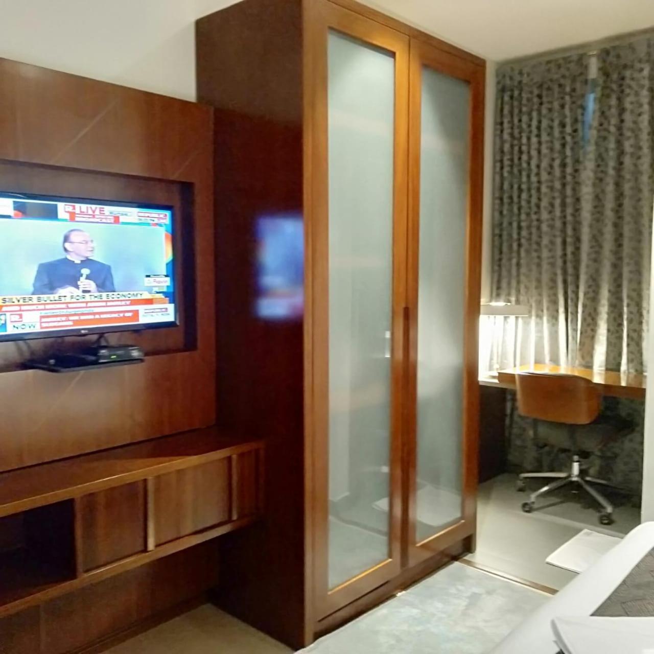 Hotel De Mandarin Bengaluru Zewnętrze zdjęcie