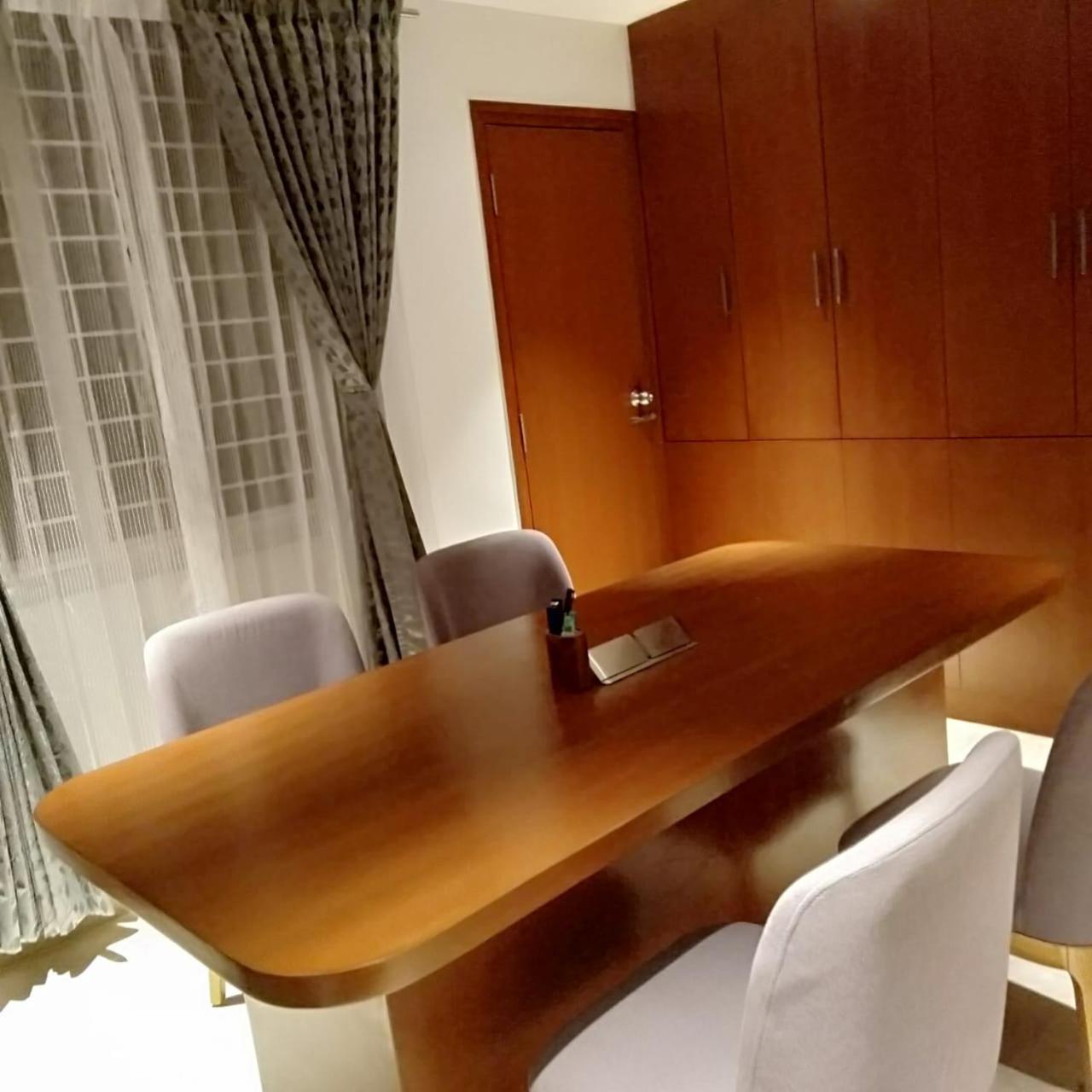 Hotel De Mandarin Bengaluru Zewnętrze zdjęcie