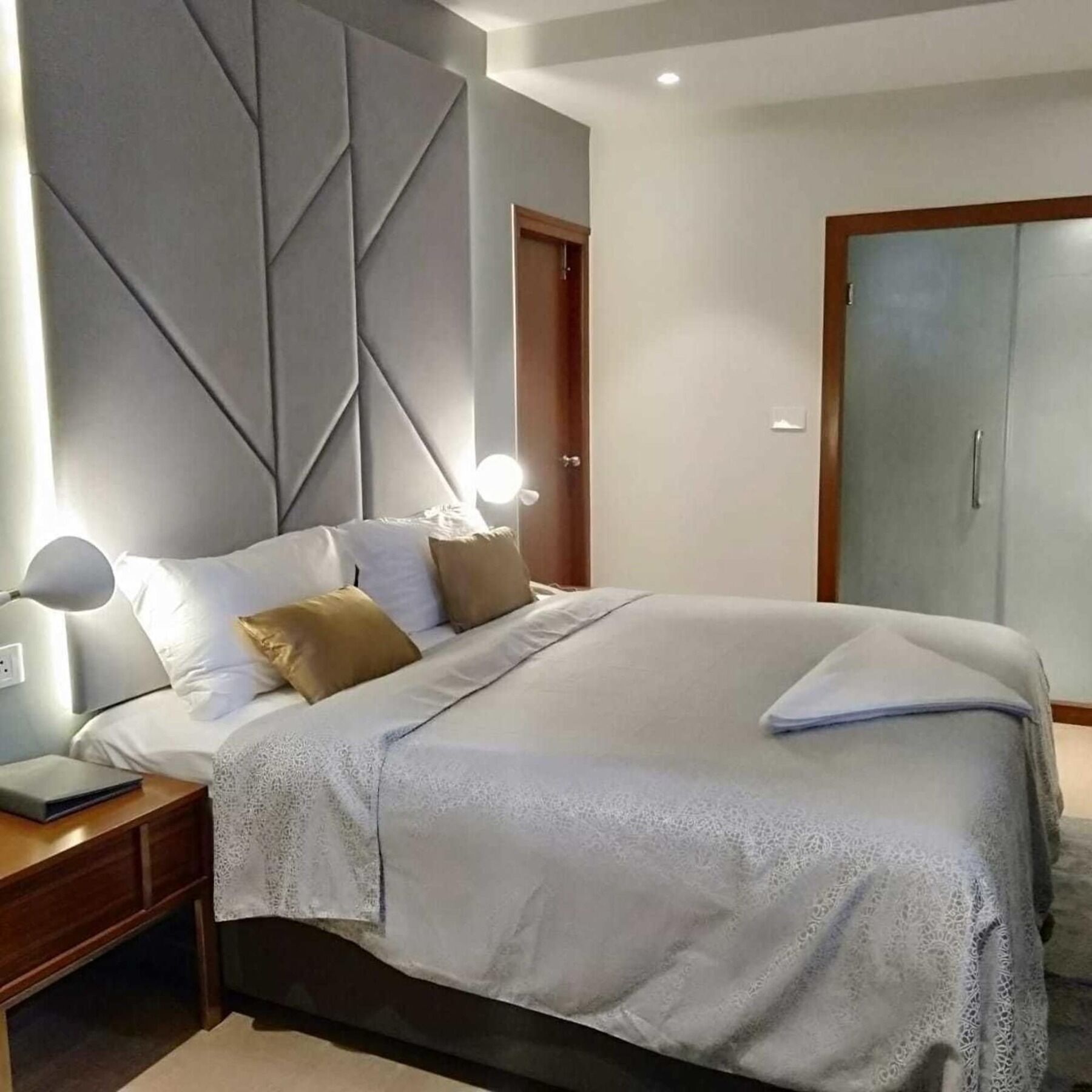 Hotel De Mandarin Bengaluru Zewnętrze zdjęcie